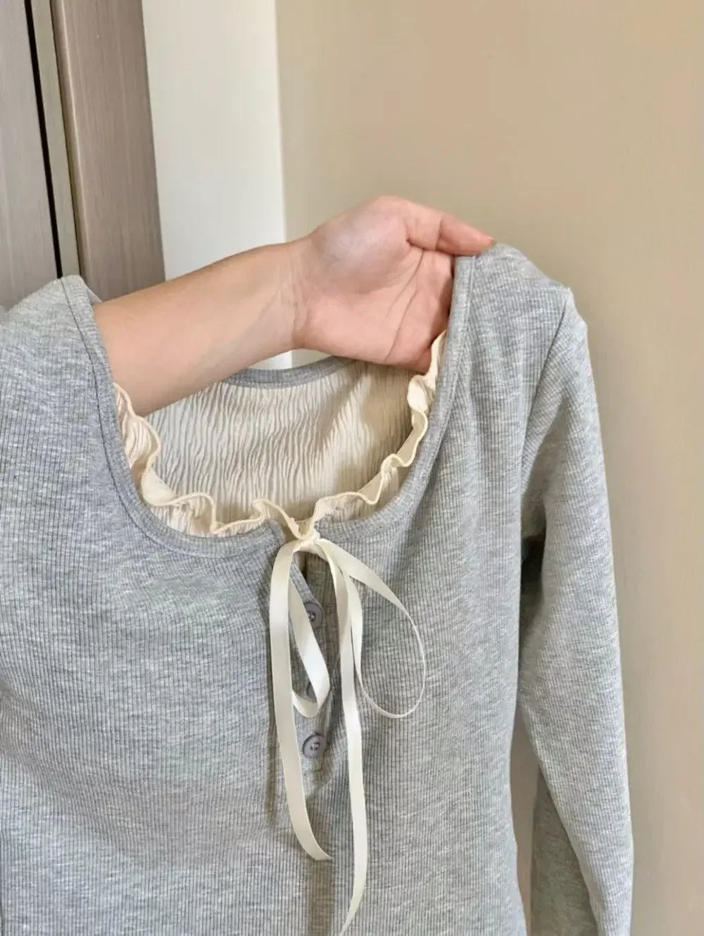 Korean Style Slim Fit Crop Top - Long Sleeve Bodycon Blouse for Women